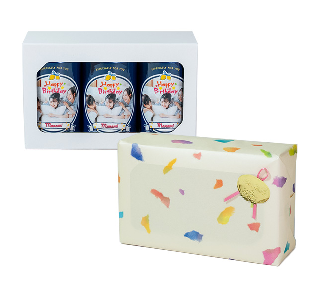 高級感あふれる紙製の化粧箱に入れて包装紙でラッピングするお得なスナップチューハイ3本用ギフトラッピング